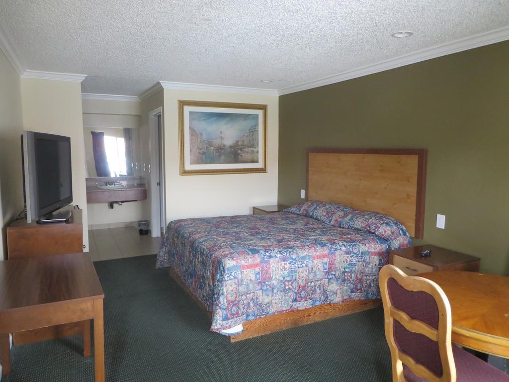 National Inn Garden Grove Quarto foto